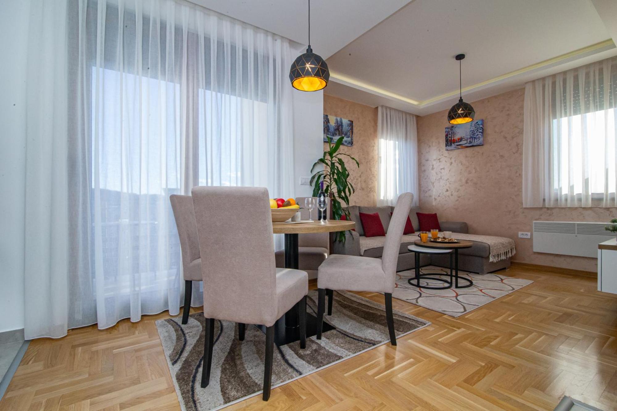 Binis Apartment