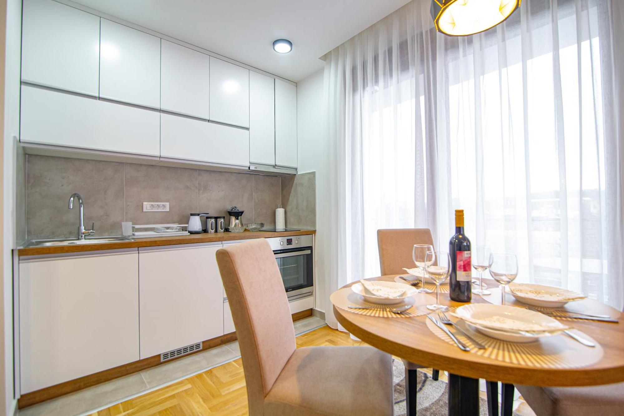 Binis Apartment